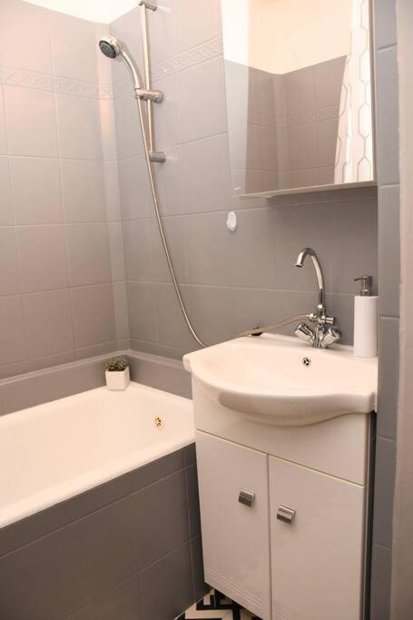 Dora Apartman Best Location & Free Parking Debrecen Dış mekan fotoğraf
